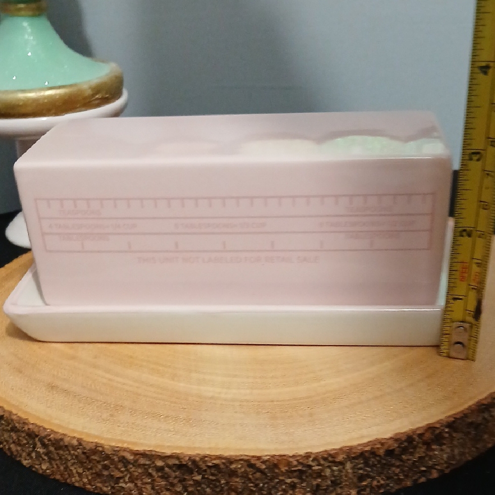 Chic Pink Ceramic Butter Dish with 'Buttah' Text NWT - Picture 5 of 7